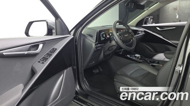 Kia Niro 2025 — Фото 10/20