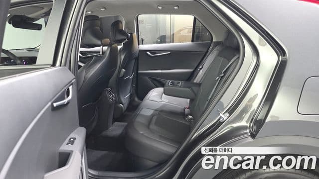 Kia Niro 2025 — Photo 8/33