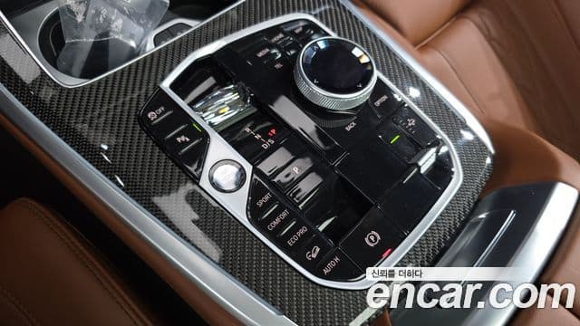 BMW X7 2026 — Photo 33/36