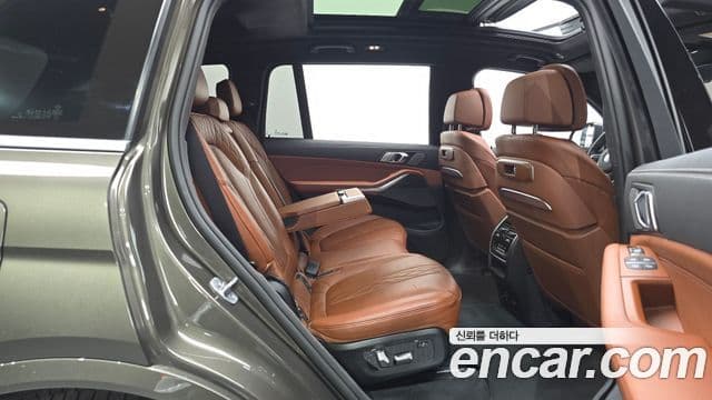 BMW X7 2026 — Photo 17/36