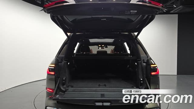 BMW X7 2026 — Photo 28/36