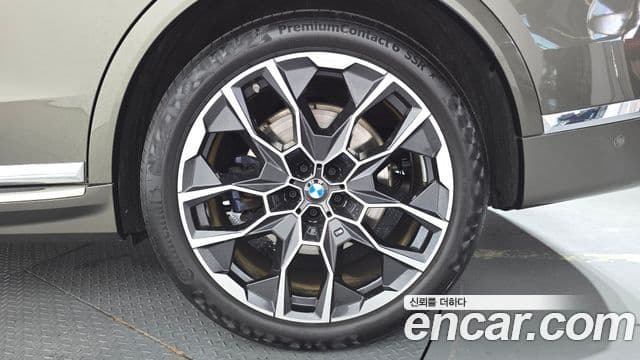 BMW X7 2026 — Photo 14/36