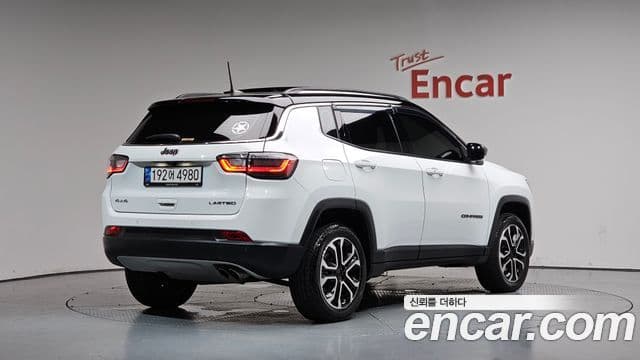 Jeep Compass 2022 — ფოტო 11/34
