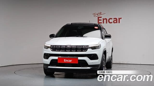 Jeep Compass 2022 — ფოტო 30/34