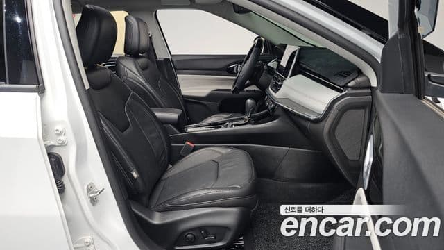 Jeep Compass 2022 — ფოტო 13/34
