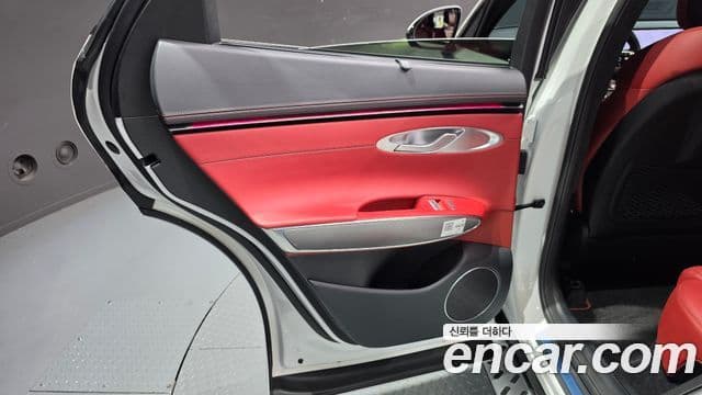 Genesis GV70 2024 — Photo 12/30