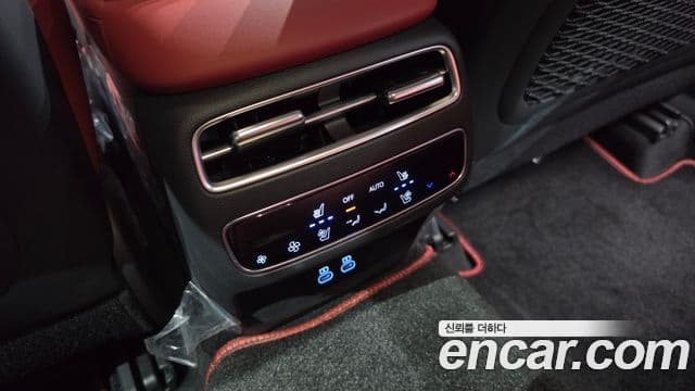 Genesis GV70 2024 — Photo 17/30