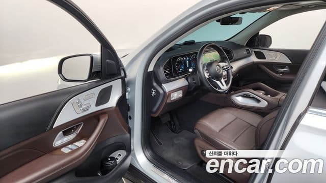 Mercedes-Benz GLE-Class 2021 — ფოტო 14/36