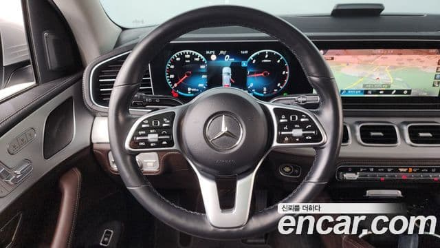 Mercedes-Benz GLE-Class 2021 — ფოტო 34/36