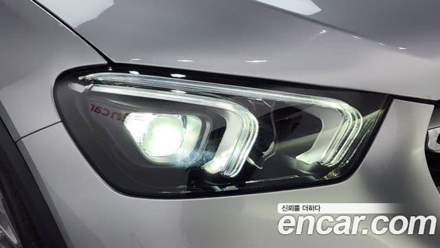Mercedes-Benz GLE-Class 2021 — ფოტო 19/36
