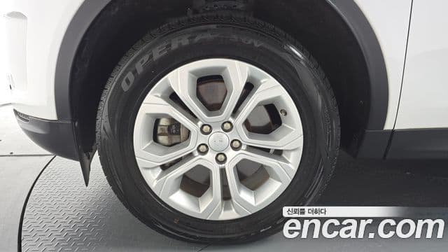 Land Rover Discovery Sport 2020 — Photo 15/23
