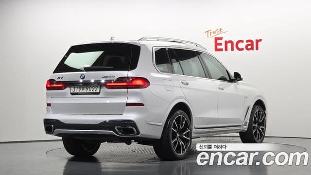 BMW X7 2021 — Photo 14/33