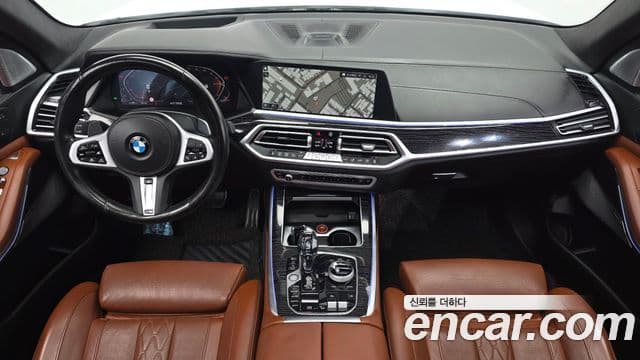 BMW X7 2021 — Photo 13/33