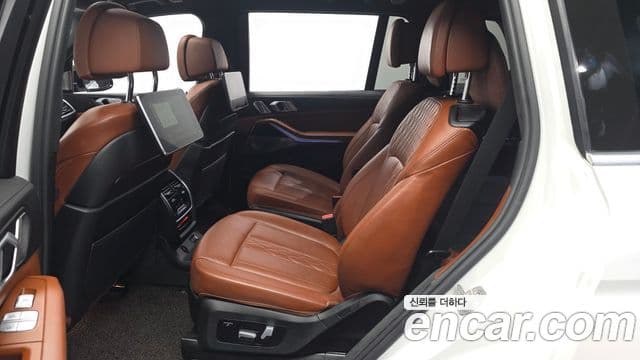 BMW X7 2021 — Photo 6/33