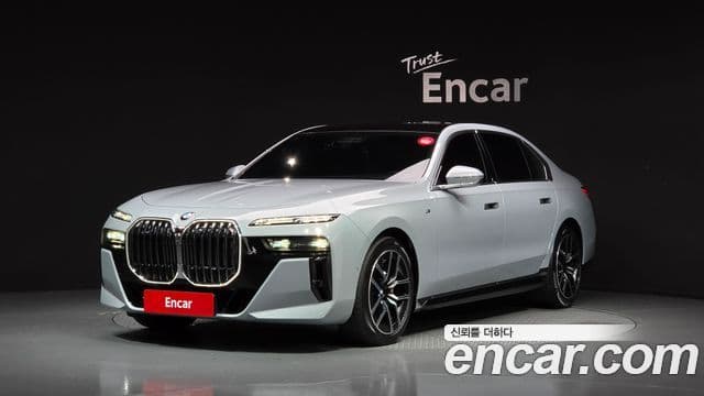 BMW 7 Series 2023 — ფოტო 4/20