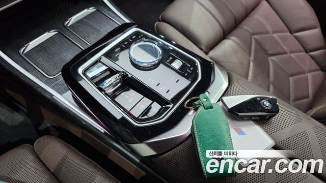 BMW 7 Series 2023 — ფოტო 11/20