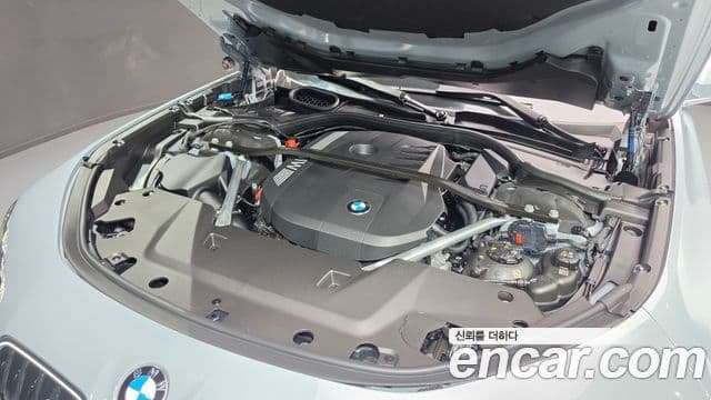BMW 7 Series 2023 — ფოტო 19/20