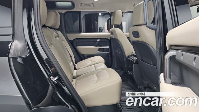 Land Rover Defender 2020 — ფოტო 18/33