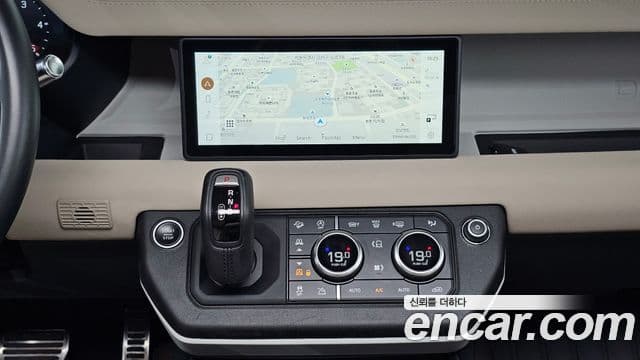 Land Rover Defender 2020 — ფოტო 5/33
