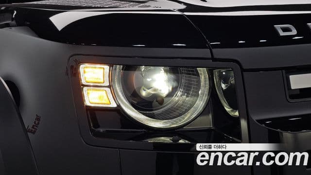 Land Rover Defender 2020 — ფოტო 7/33