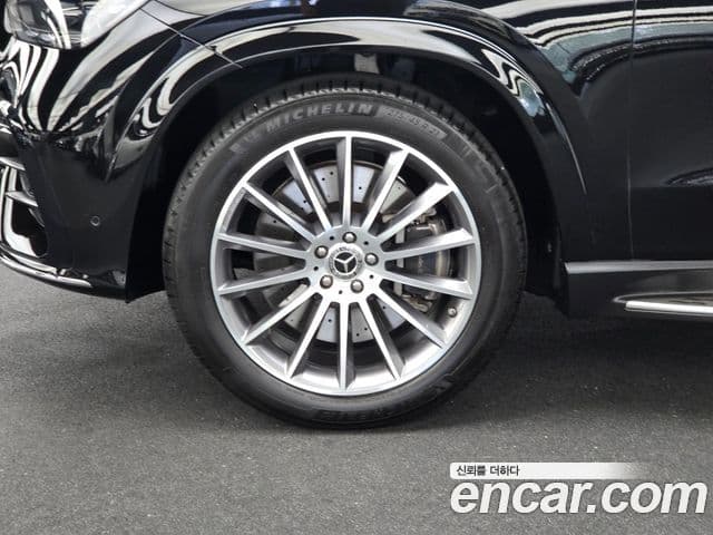 Mercedes-Benz GLE-Class 2024 — Photo 9/14