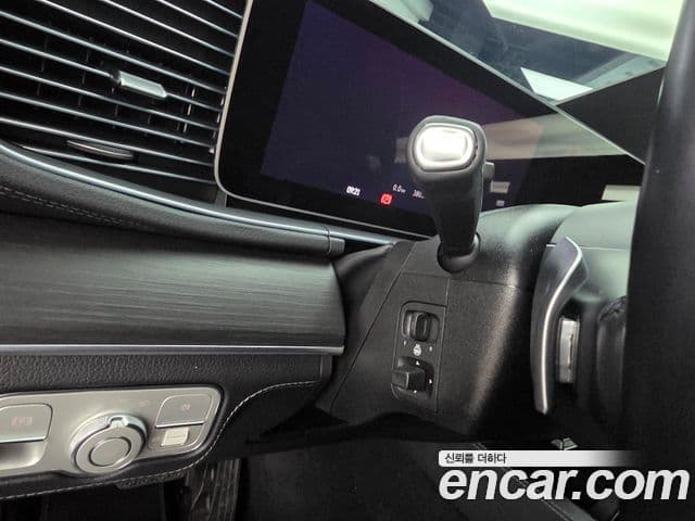 Mercedes-Benz GLE-Class 2024 — Photo 8/14