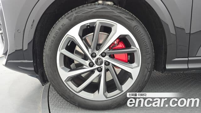 Audi Q5 2025 — Photo 17/35