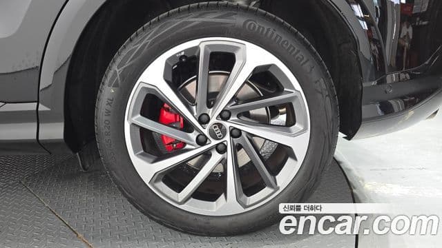 Audi Q5 2025 — Photo 7/35