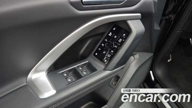 Audi Q5 2025 — Photo 28/35