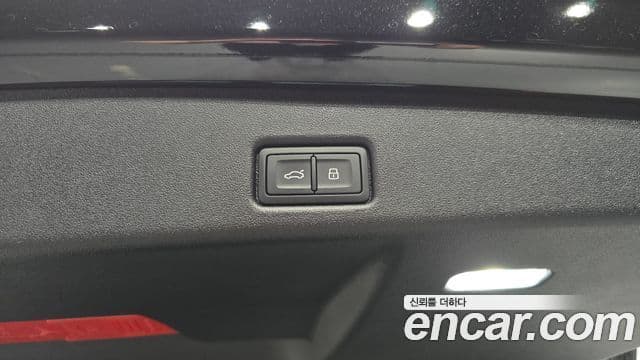 Audi Q5 2025 — Photo 8/35