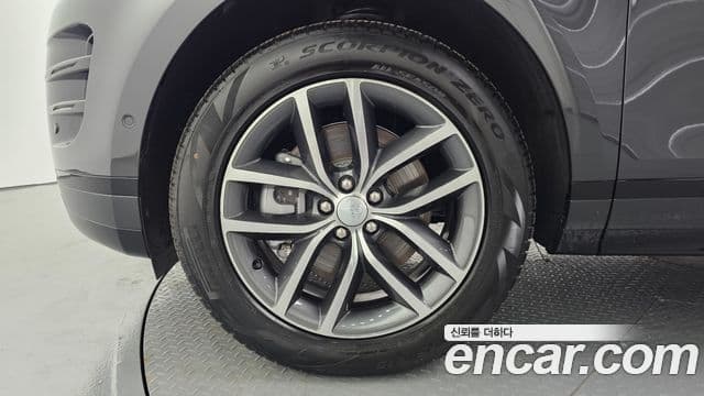 Land Rover Range Rover Evoque 2026 — Photo 13/20