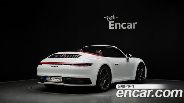 Porsche 911 2021 — Photo 3/32
