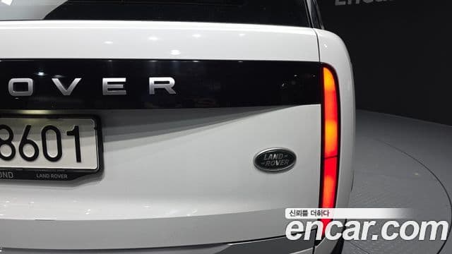 Land Rover Range Rover 2022 — ფოტო 7/40