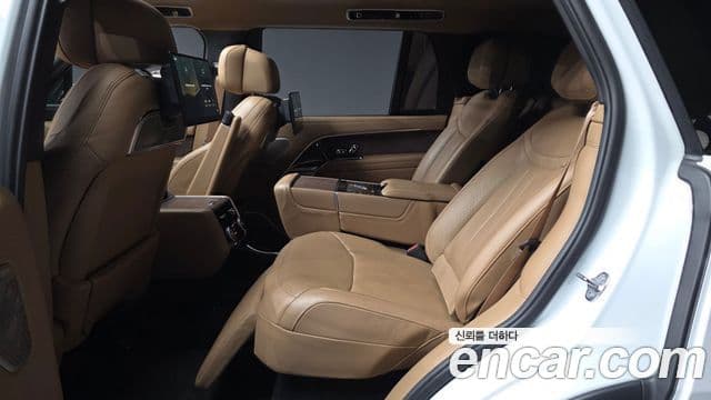 Land Rover Range Rover 2022 — ფოტო 16/40