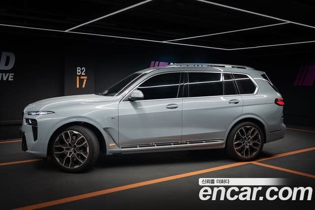 BMW X7 2026 — Photo 4/10