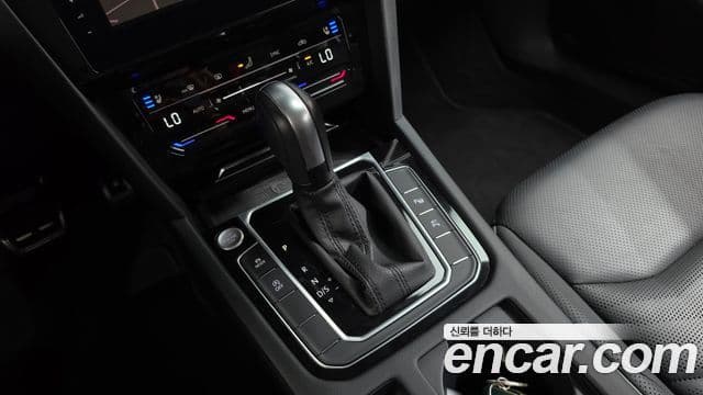 Volkswagen Arteon 2023 — Photo 27/36