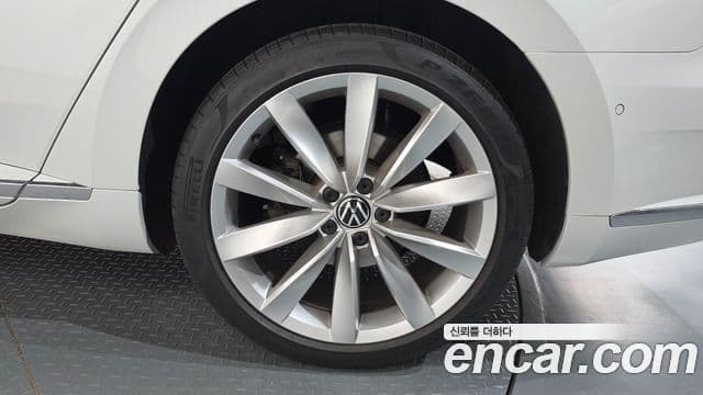 Volkswagen Arteon 2023 — Photo 20/36