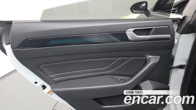 Volkswagen Arteon 2023 — Photo 21/36