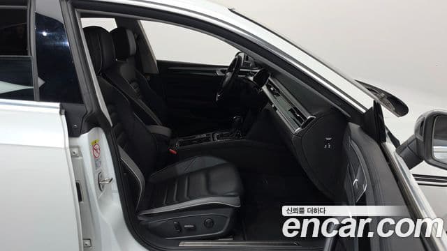 Volkswagen Arteon 2023 — Photo 32/36