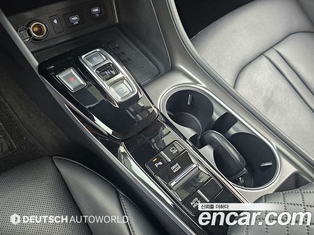 Hyundai Sonata Hybrid 2022 — ფოტო 17/20