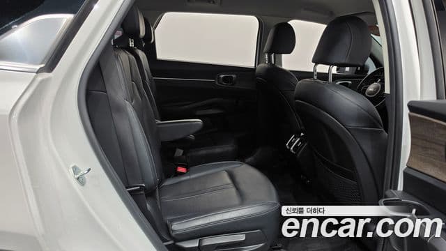 Kia Sorento 2023 — Фото 11/20