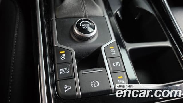 Kia Sorento 2023 — ფოტო 17/34