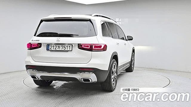Mercedes-Benz GLB-Class 2021 — Photo 9/20
