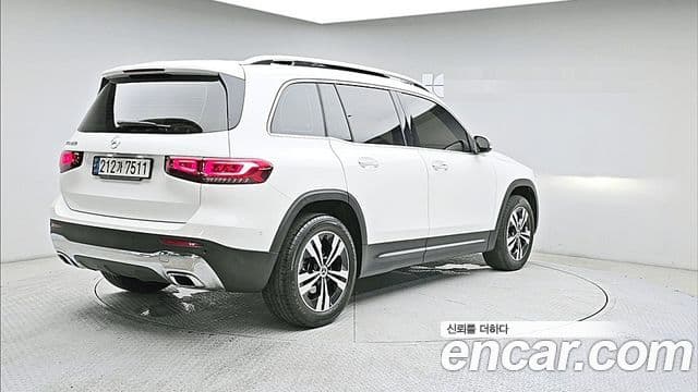 Mercedes-Benz GLB-Class 2021 — Photo 10/20