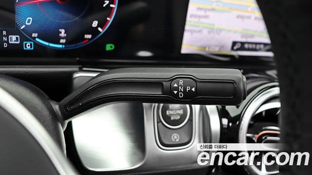 Mercedes-Benz GLB-Class 2021 — Photo 8/20