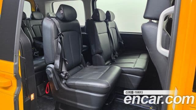 Hyundai Staria 2021 — Photo 33/34