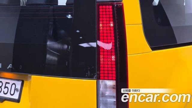 Hyundai Staria 2021 — Photo 2/34
