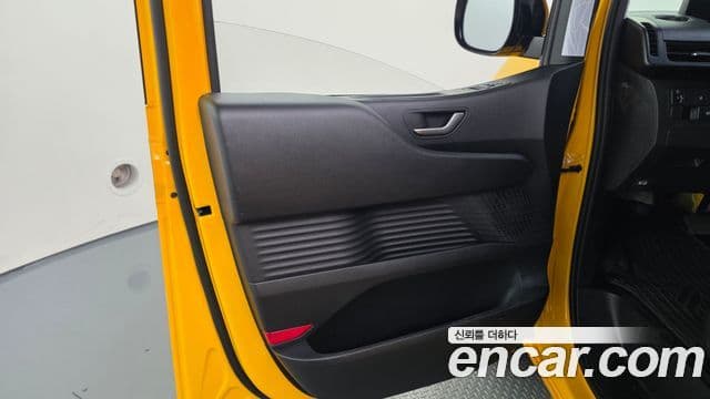 Hyundai Staria 2021 — Photo 5/34