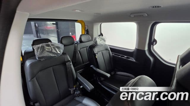 Hyundai Staria 2021 — Photo 16/34