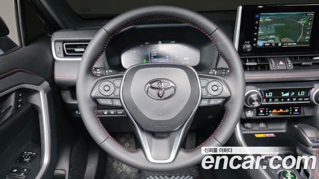Toyota RAV4 2025 — Фото 14/20